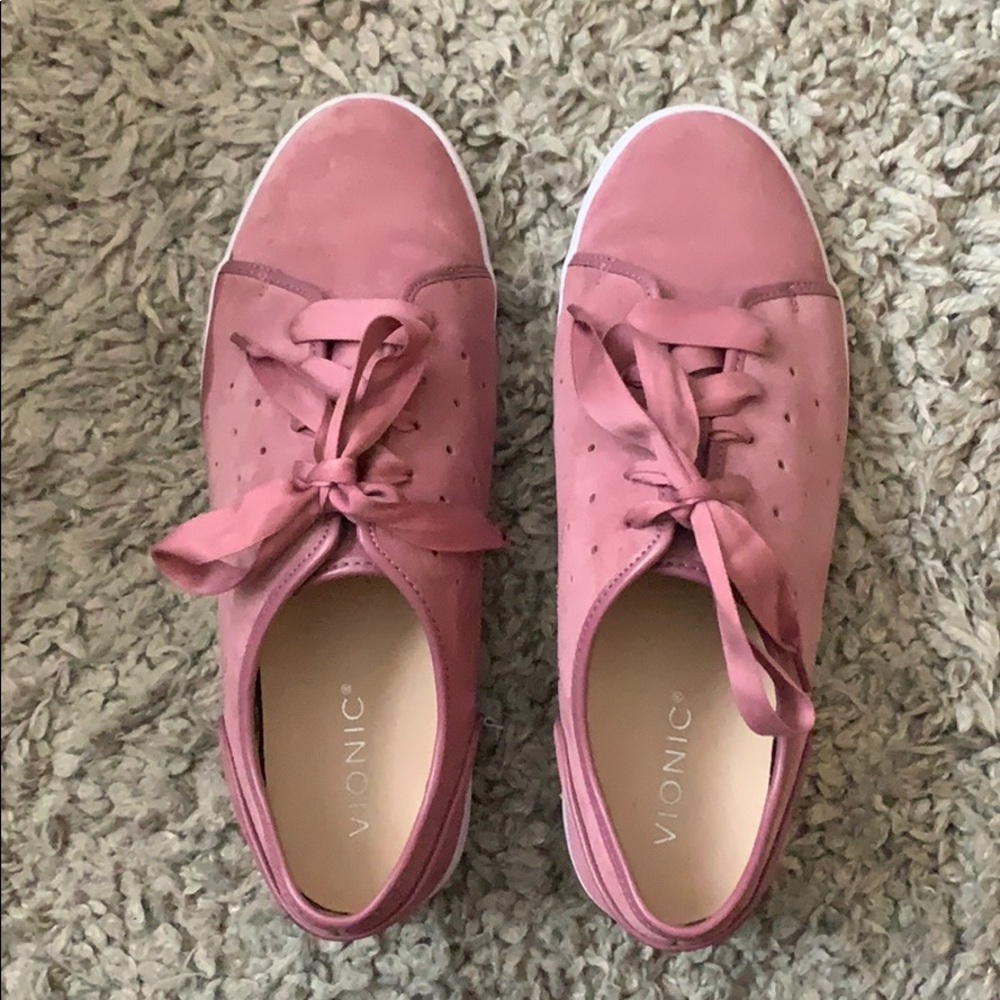 Vionic Women's Splendid Keke Lace-up Sneakers